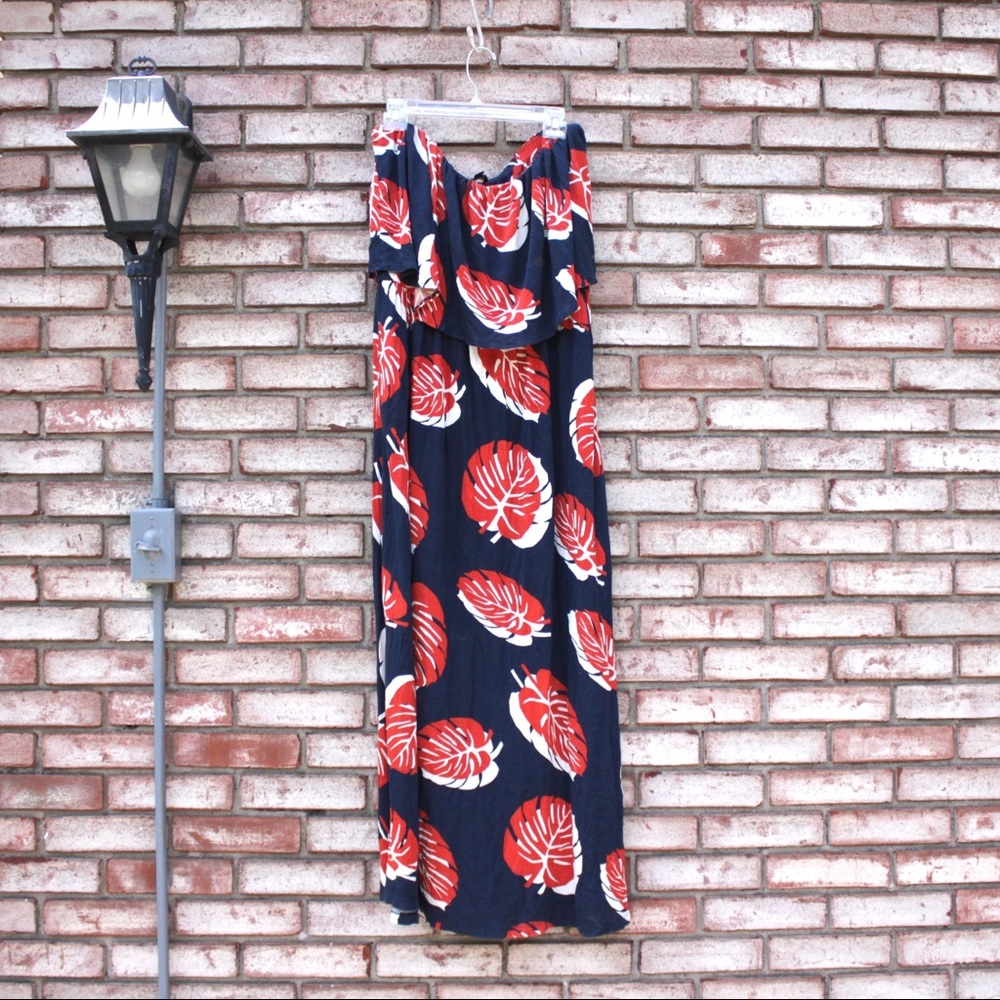 | MOVING SALE | • the strapless Lucky leaf dress